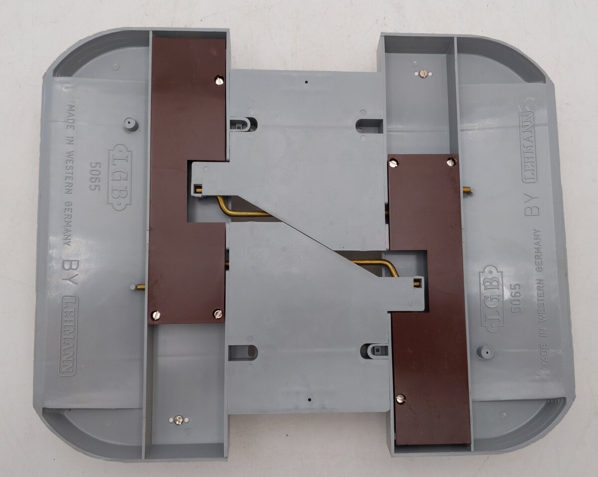 LGB 5065 G Scale Operating Crossing Gate Set EX/Box