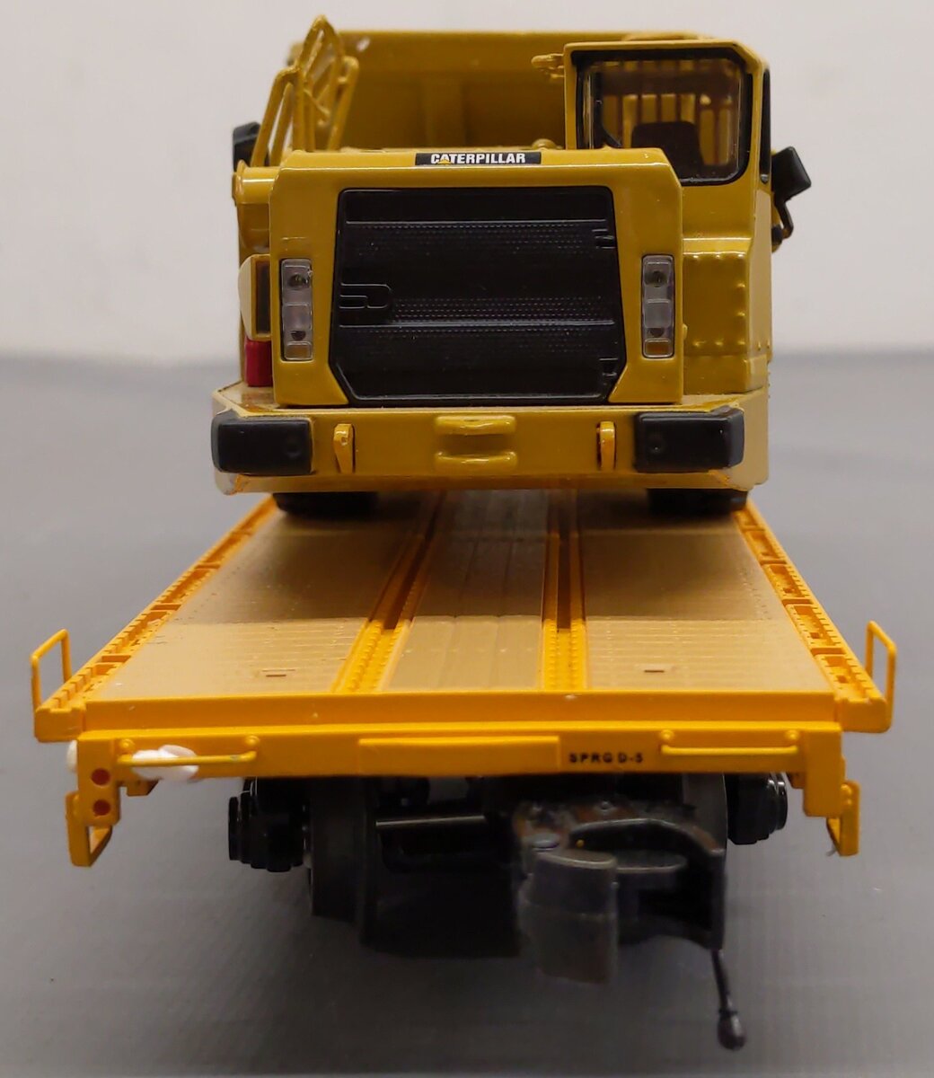 MTH 20-98650 Caterpillar 60’ Flat Car w/CAT AD45B Articulated Truck EX/Box