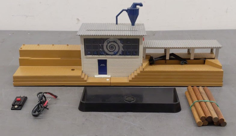 Lionel 6-24147 Operating Sawmill with Spinning Sawblade EX/Box