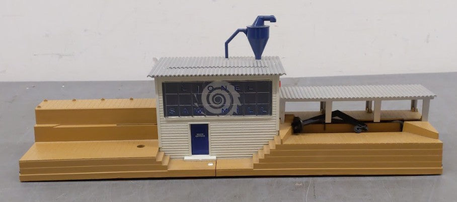Lionel 6-24147 Operating Sawmill with Spinning Sawblade EX/Box