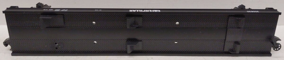 MTH 20-98531 O Gauge Caterpillar Flat Car w/ 2 CAT Rental Store Haulers #200630 EX