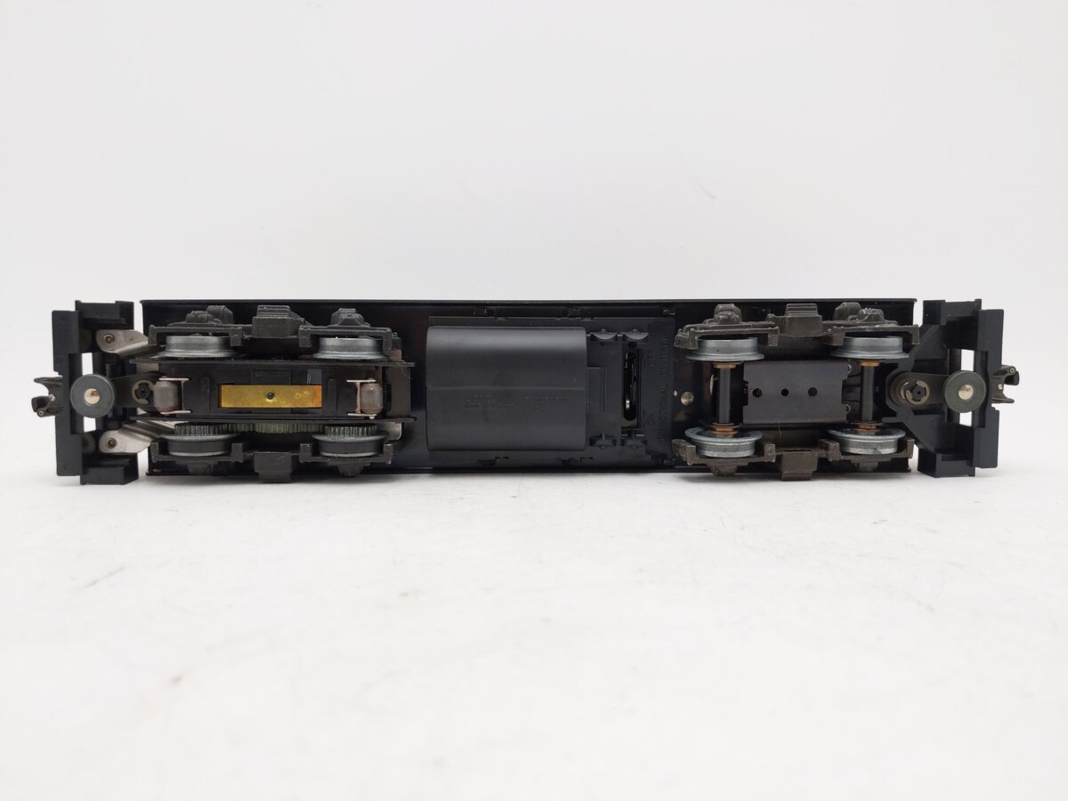 Lionel 6-8463 O Gauge Chessie System GP20 Diesel Engine EX/Box