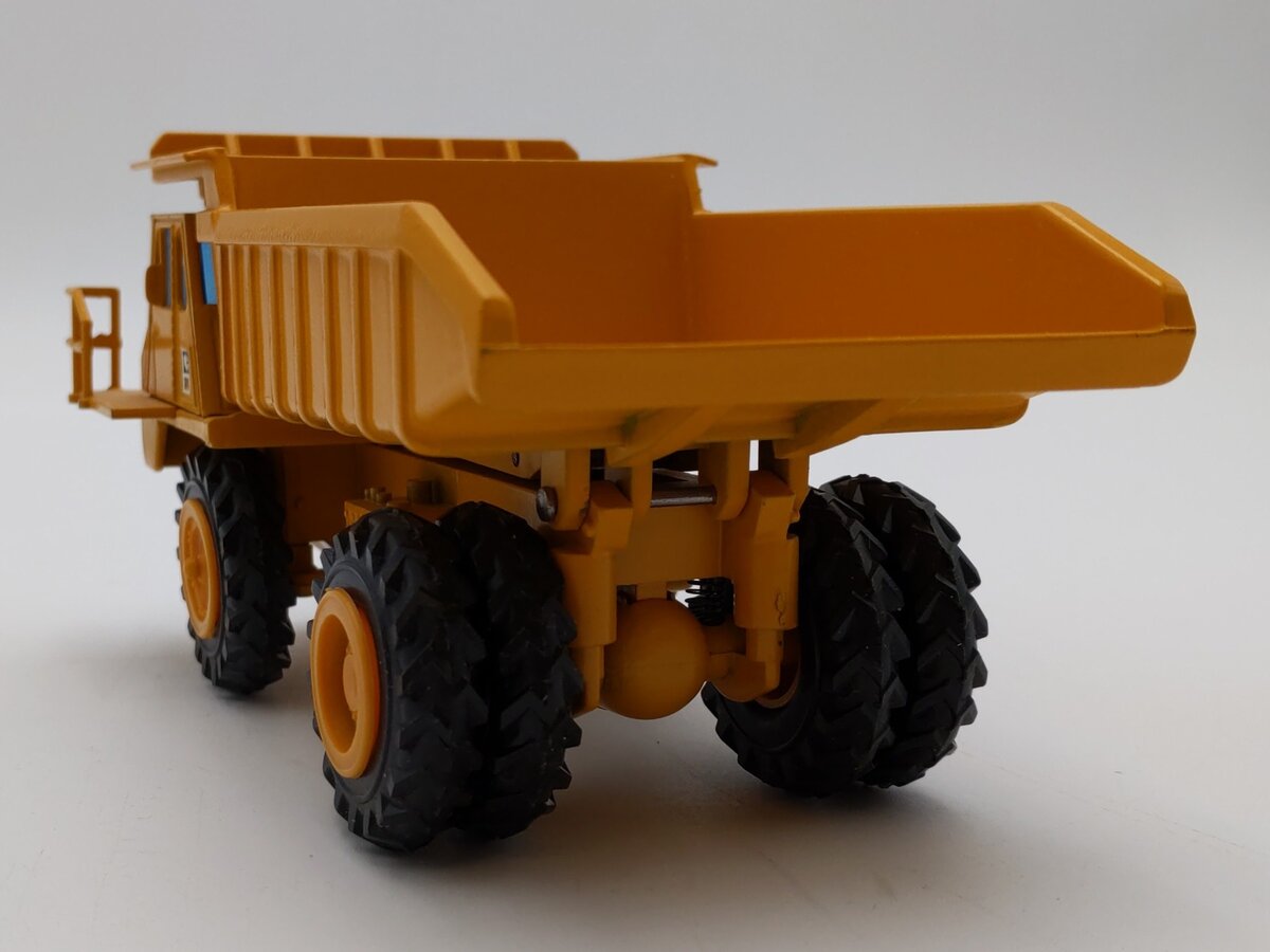 NZG 222 1:50 Caterpillar 769C Dump Truck LN/Box