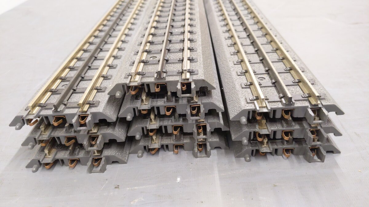MTH 40-1019 RealTrax 30 Inch Straight Track Section (10) LN