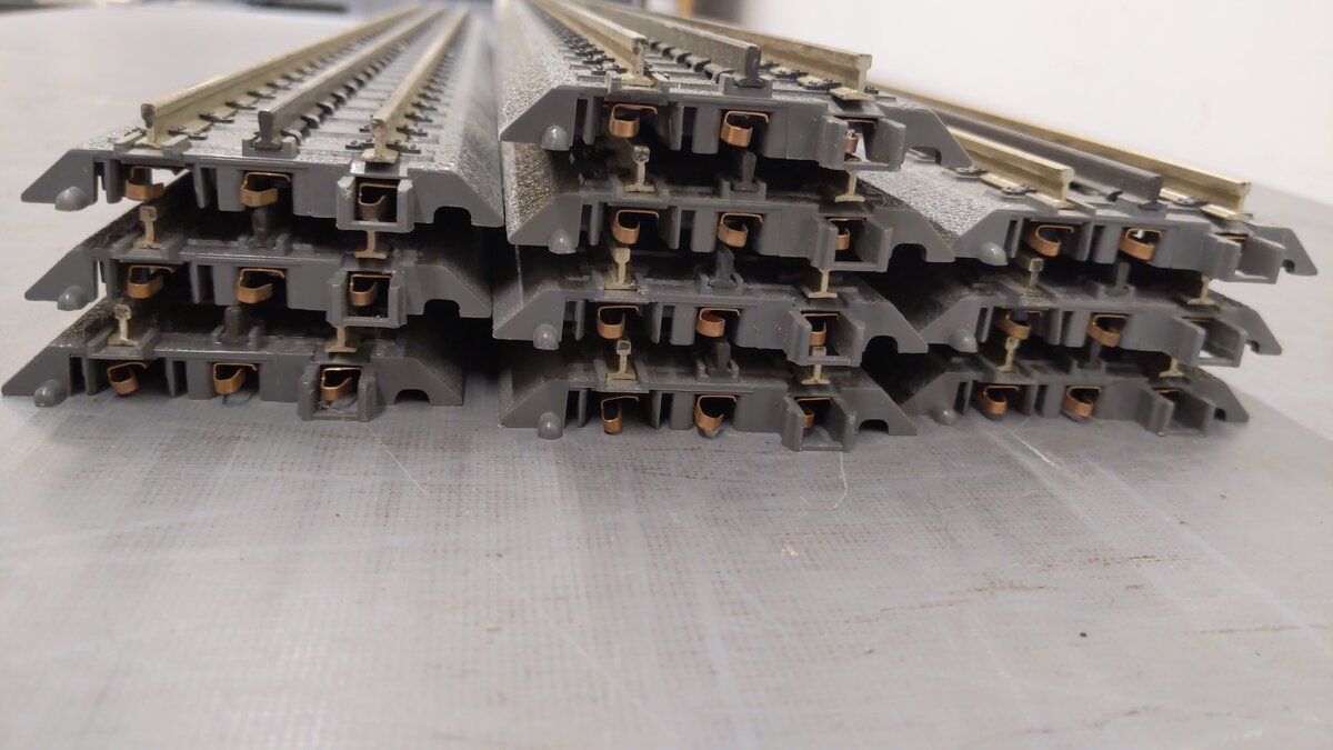 MTH 40-1019 RealTrax 30 Inch Straight Track Section (10) LN