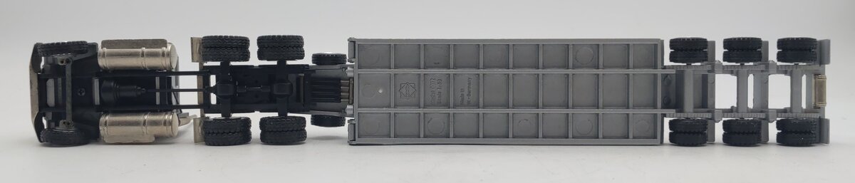 Conrad 1:50 Die-Cast Freightliner Semi-Truck & Talbert Lowboy Trailer EX