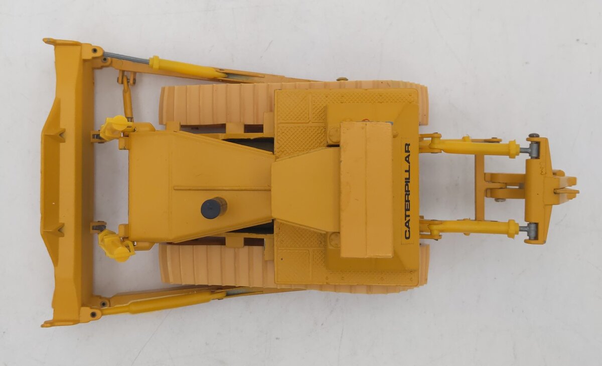 Conrad 285 1:50 CAT D10 Die-Cast Dozer with Front Blade and Rear Knife EX
