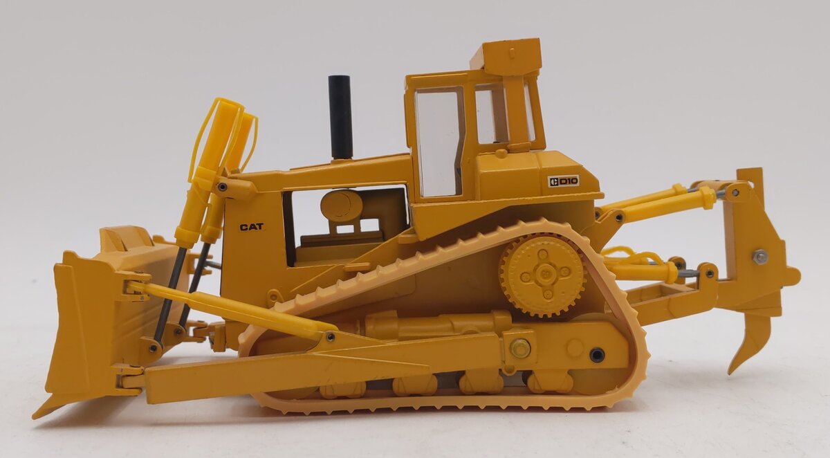 Conrad 285 1:50 CAT D10 Die-Cast Dozer with Front Blade and Rear Knife EX