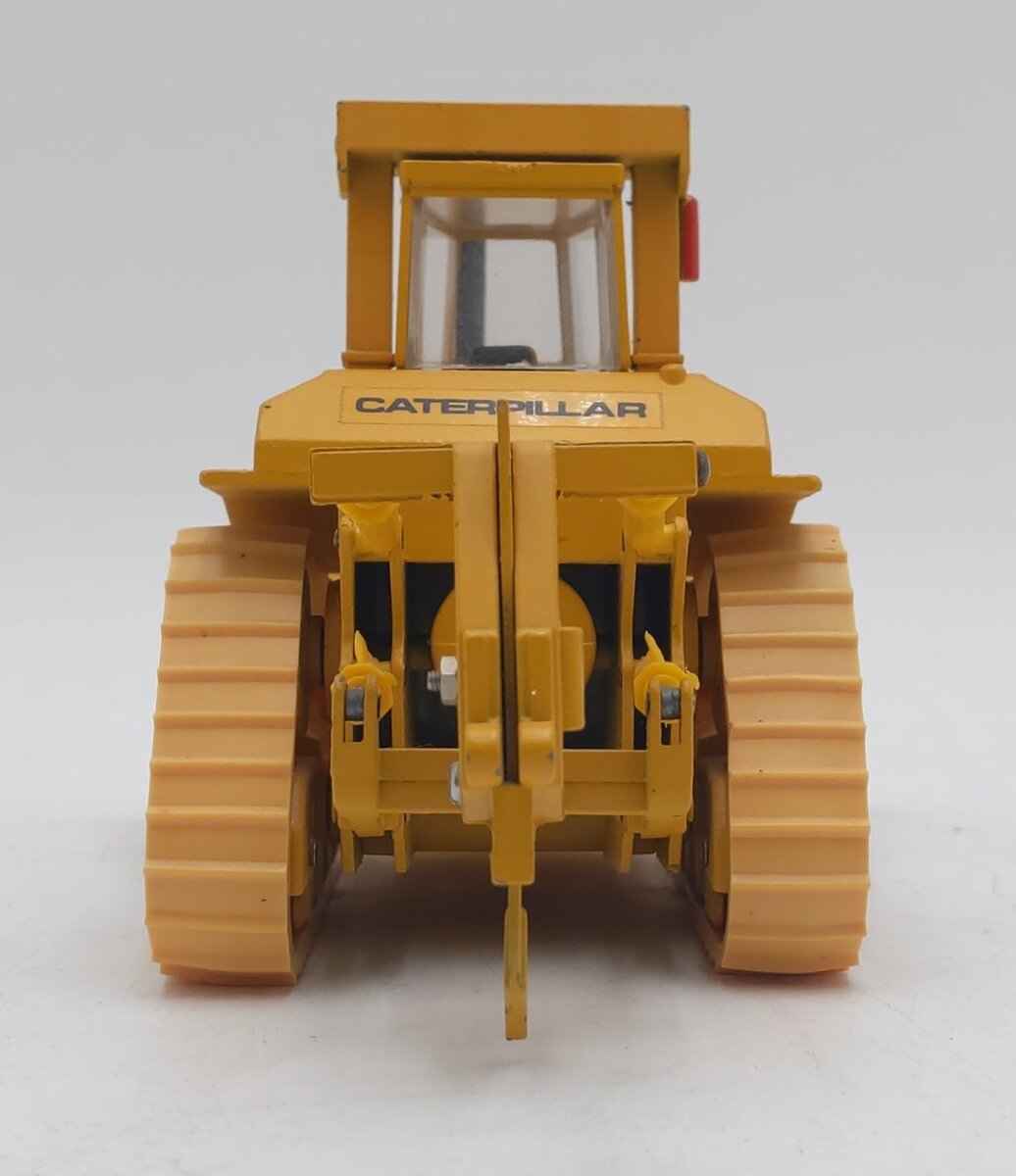 Conrad 285 1:50 CAT D10 Die-Cast Dozer with Front Blade and Rear Knife EX