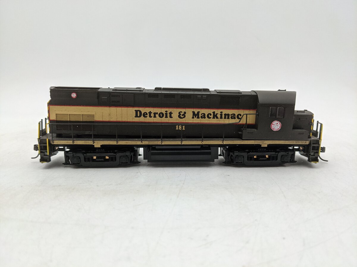 Kato HO Scale Detroit & Makinac Diesel Locomotive #181 VG
