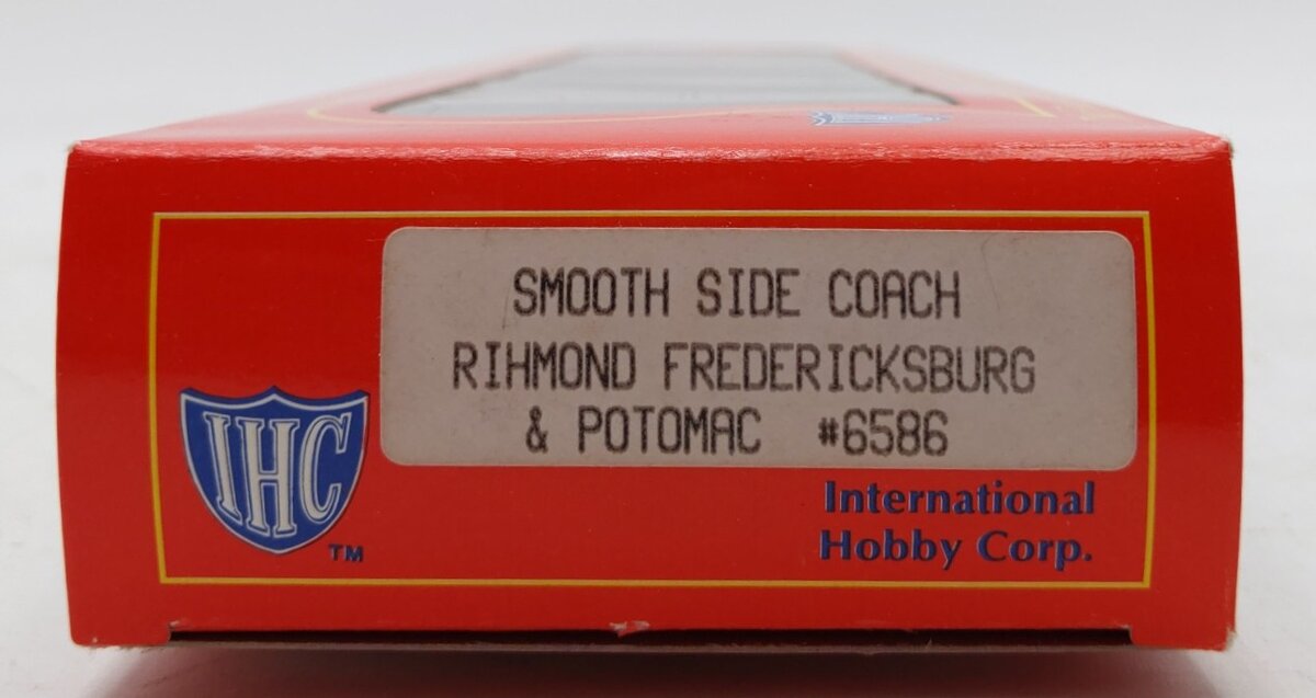 IHC 6586 HO Scale Richmond Fredericksburg & Potomac Smooth Side Coach Car #840 LN/Box