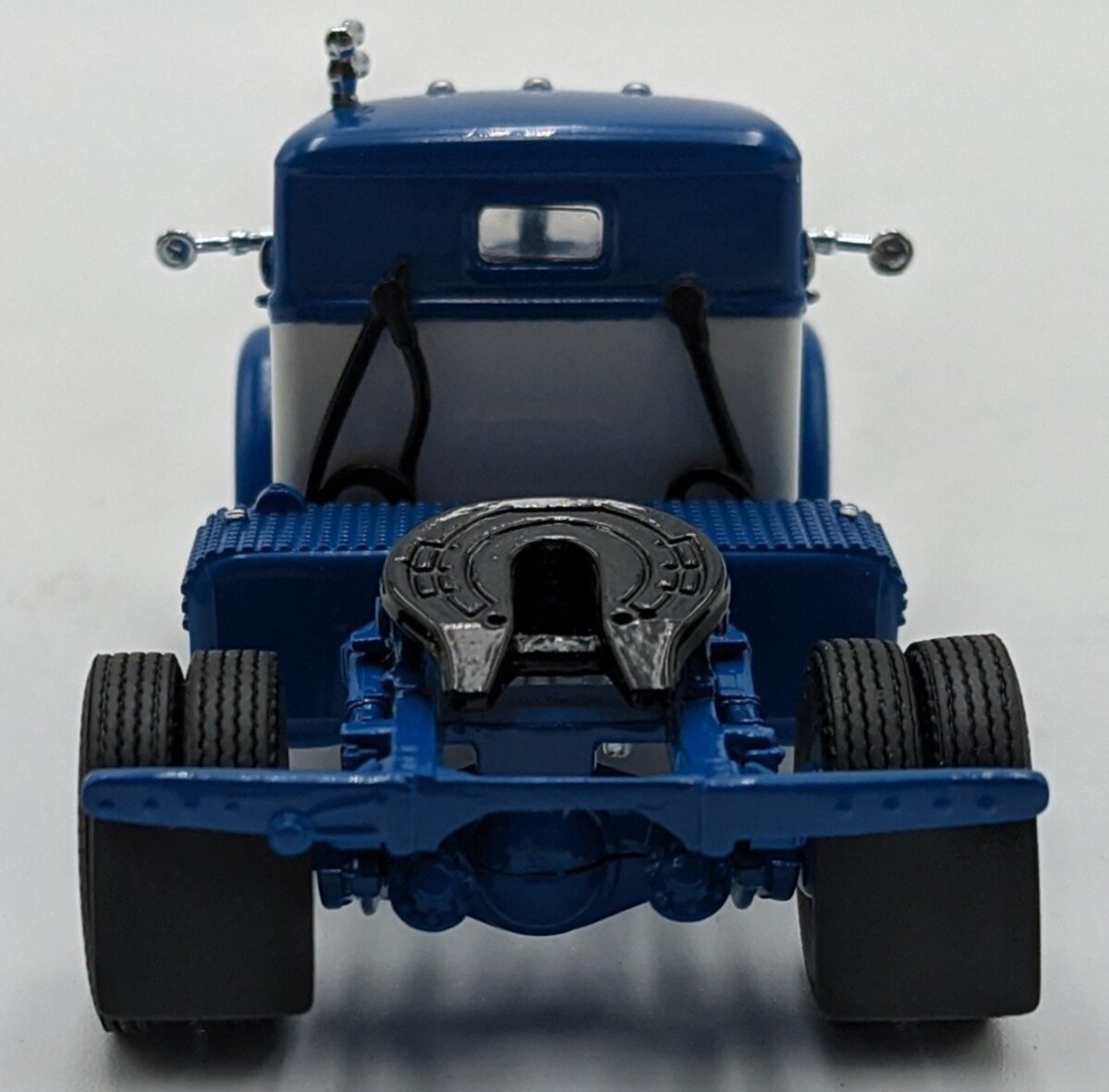 Mattel DYM35216 1:43 1948 Diamond T Truck NEW