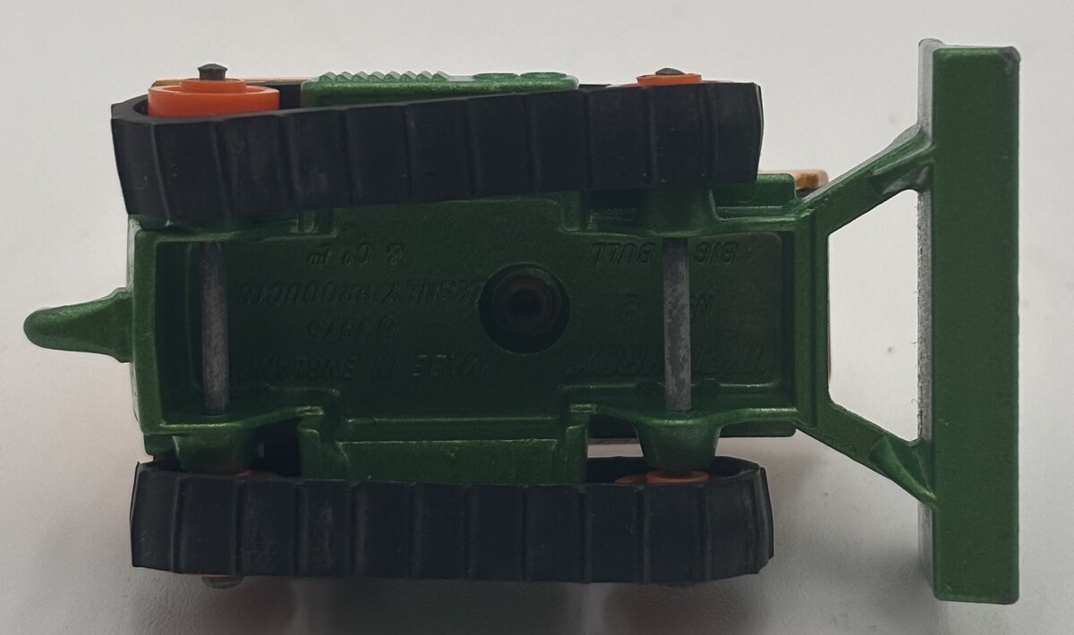 Matchbox 12 1:64 Big Bull Bulldozer EX