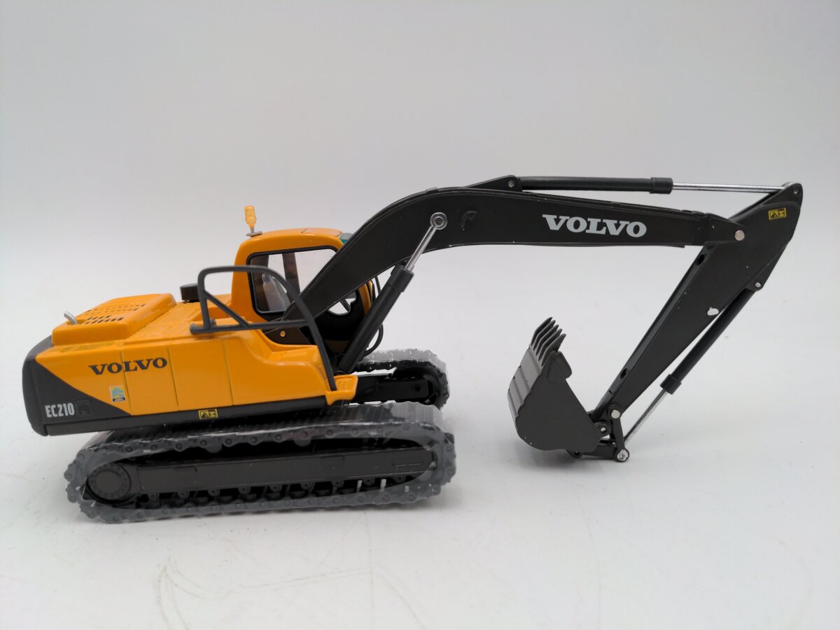Motorart 1:50 Scale Volvo EC210 Track Excavator NIB