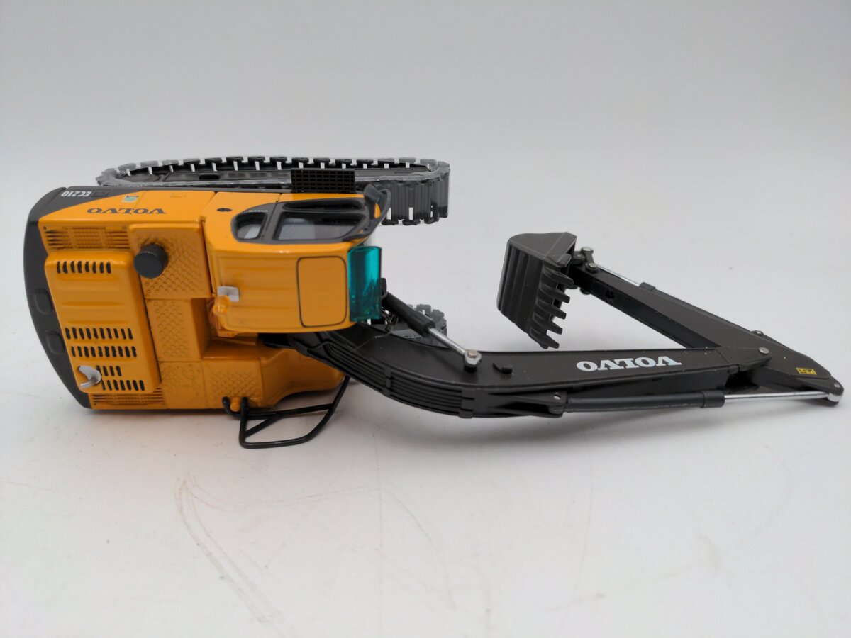 Motorart 1:50 Scale Volvo EC210 Track Excavator NIB