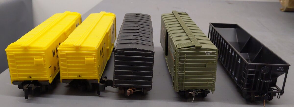 American Models & Other Assorted S Gauge Freight Cars [5] EX