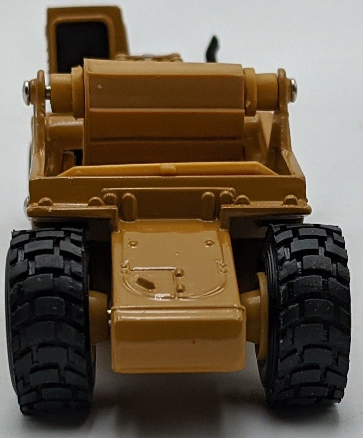 Norscot 8221 1:64 Caterpillar 613C Elevating Scraper NEW