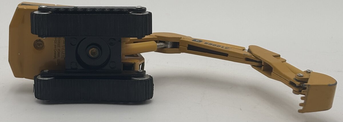 Ertl  1:64 John Deere 690D LC Excavator VG
