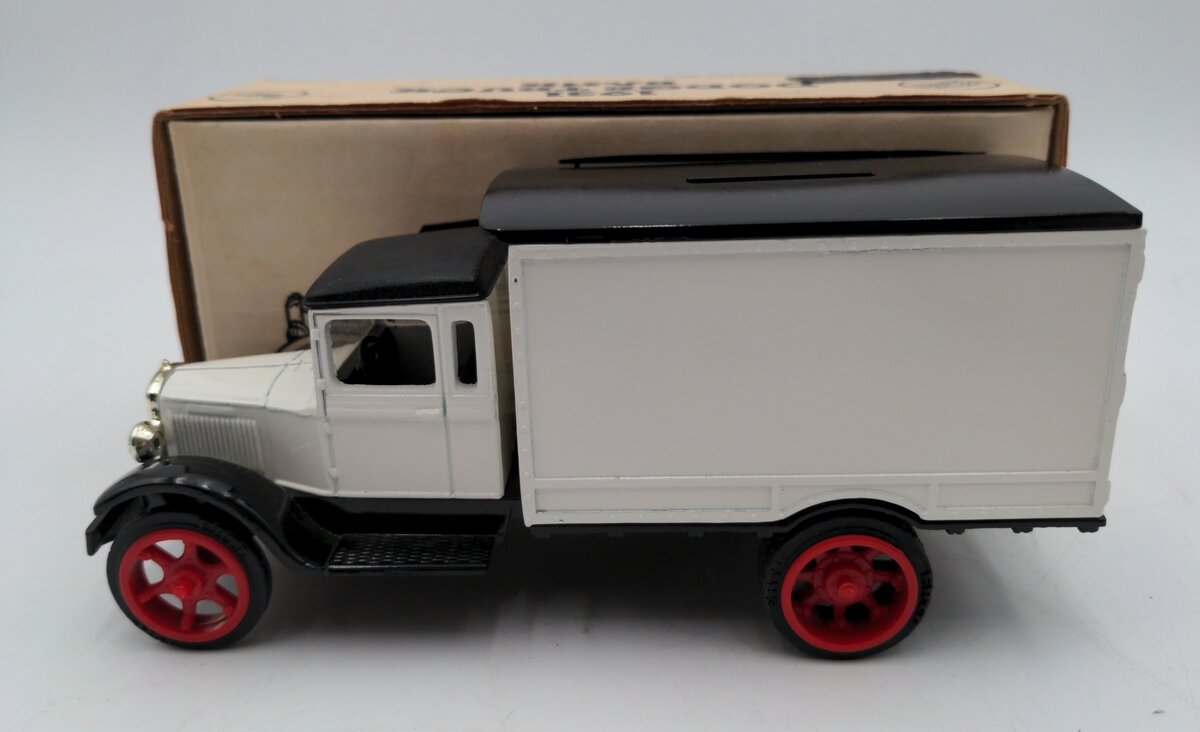Ertl F-40 1:34 1931 Dodge Truck Bank LN/Box