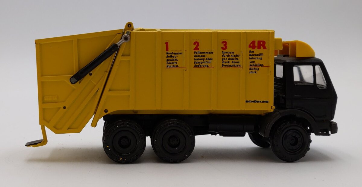 Conrad 3043 1:50 Scale Mercedes Garbage Truck 4-R EX/Box