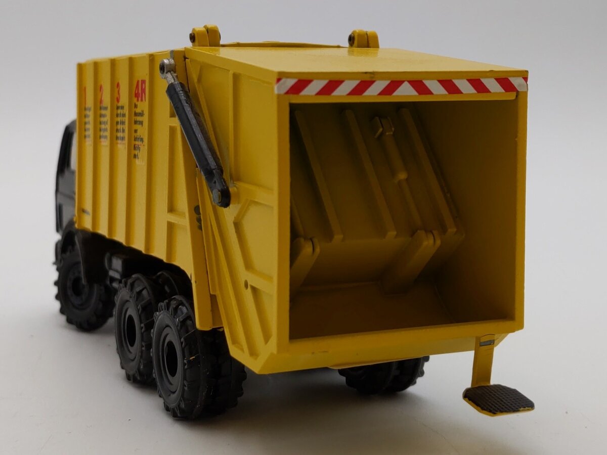 Conrad 3043 1:50 Scale Mercedes Garbage Truck 4-R EX/Box