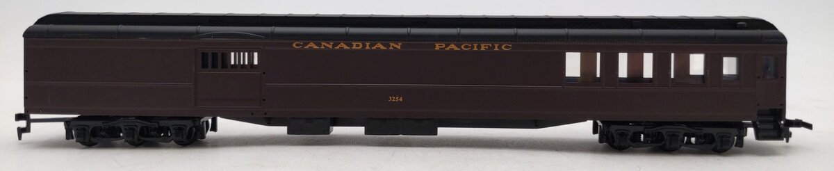 IHC 49112 HO Scale Canadian Pacific Heavyweight Passenger Combine #3254 LN/Box