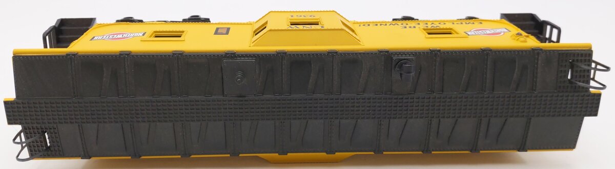 Lionel 6-9361 O Chicago & North Western Bay Window Illuminated Caboose #9361 EX/Box