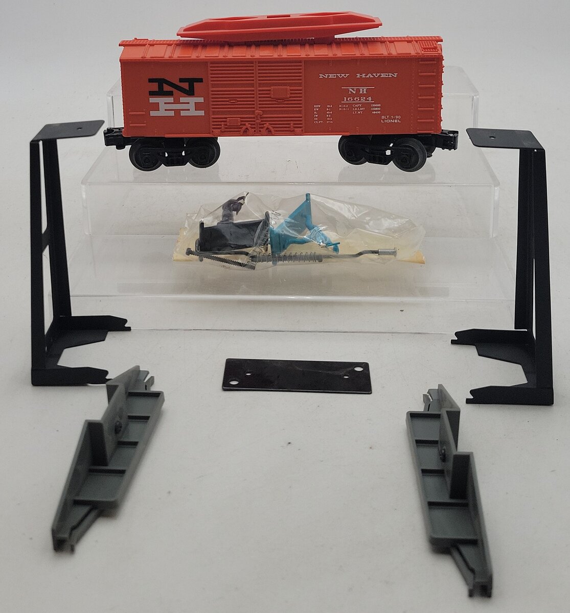 Lionel 6-16624 O Gauge New Haven Cop and Hobo Car VG/Box