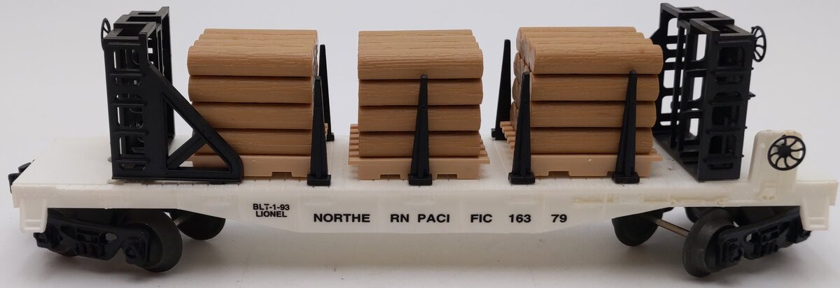 Lionel 6-16379 O Gauge Northern Pacific Flatcar w/ Wood Load EX/Box