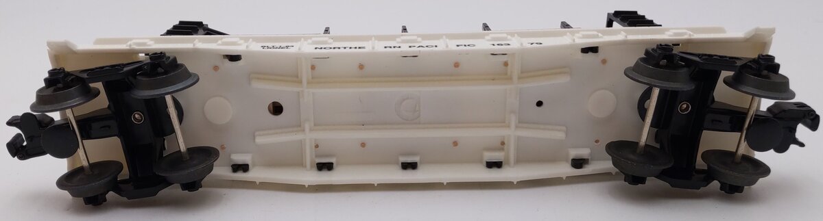 Lionel 6-16379 O Gauge Northern Pacific Flatcar w/ Wood Load EX/Box