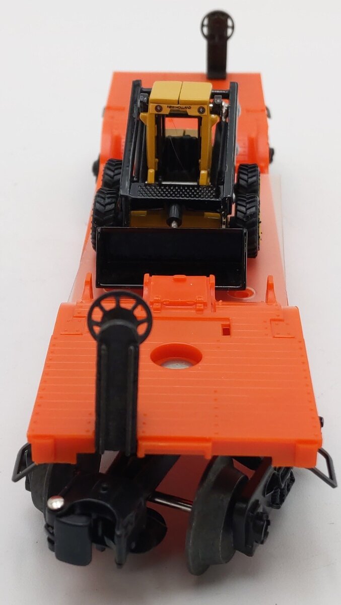 Lionel 6-16958 O Gauge Lionel Flatcar w/an Ertl New Holland Loader LN/Box