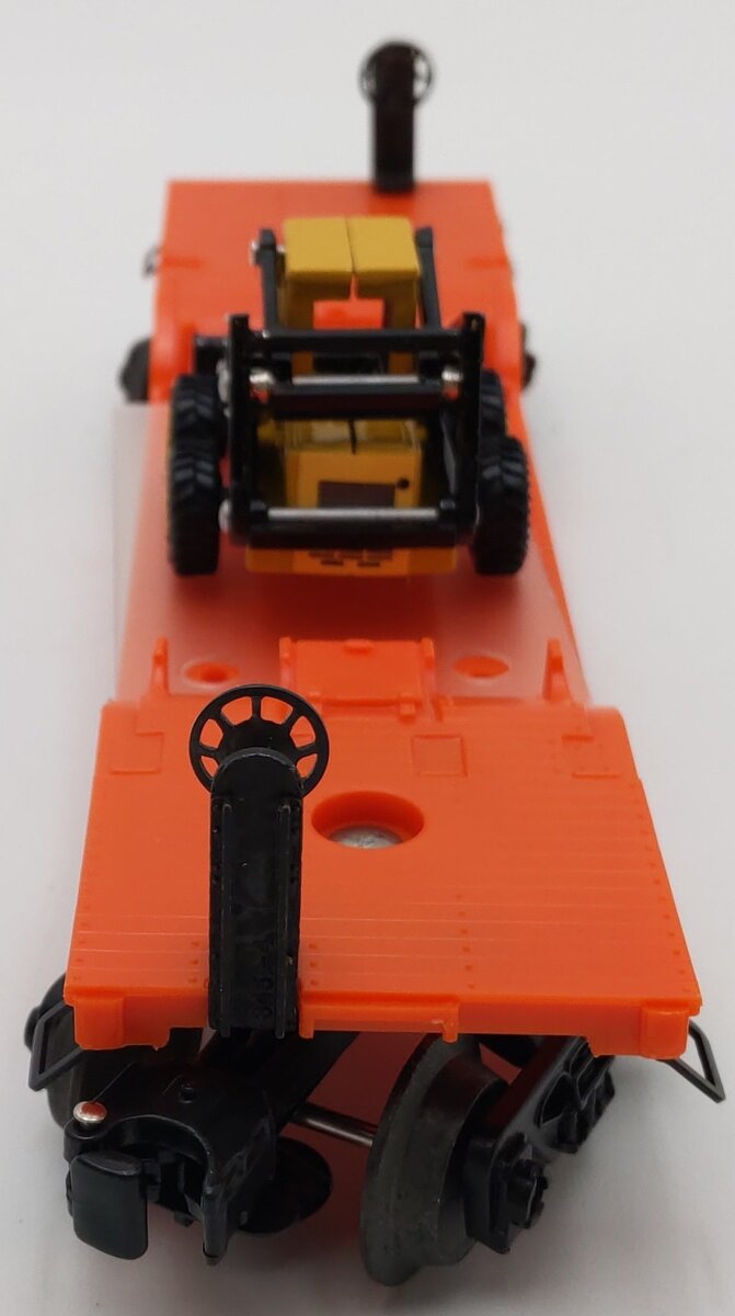 Lionel 6-16958 O Gauge Lionel Flatcar w/an Ertl New Holland Loader LN/Box
