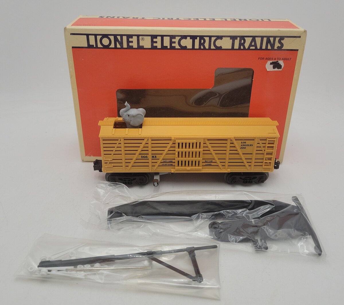Lionel 6-16683 O Gauge Los Angeles Zoo Operating Elephant Car EX/Box