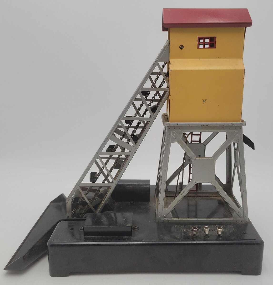 Lionel 97 Vintage O Operating Coal Elevator Loader VG