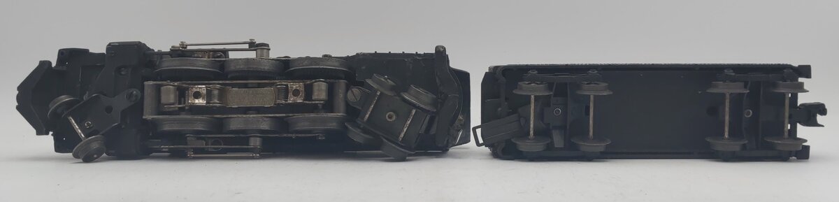 Lionel 2035 Vintage O 2-6-4 Die-Cast Steam Locomotive & Tender VG