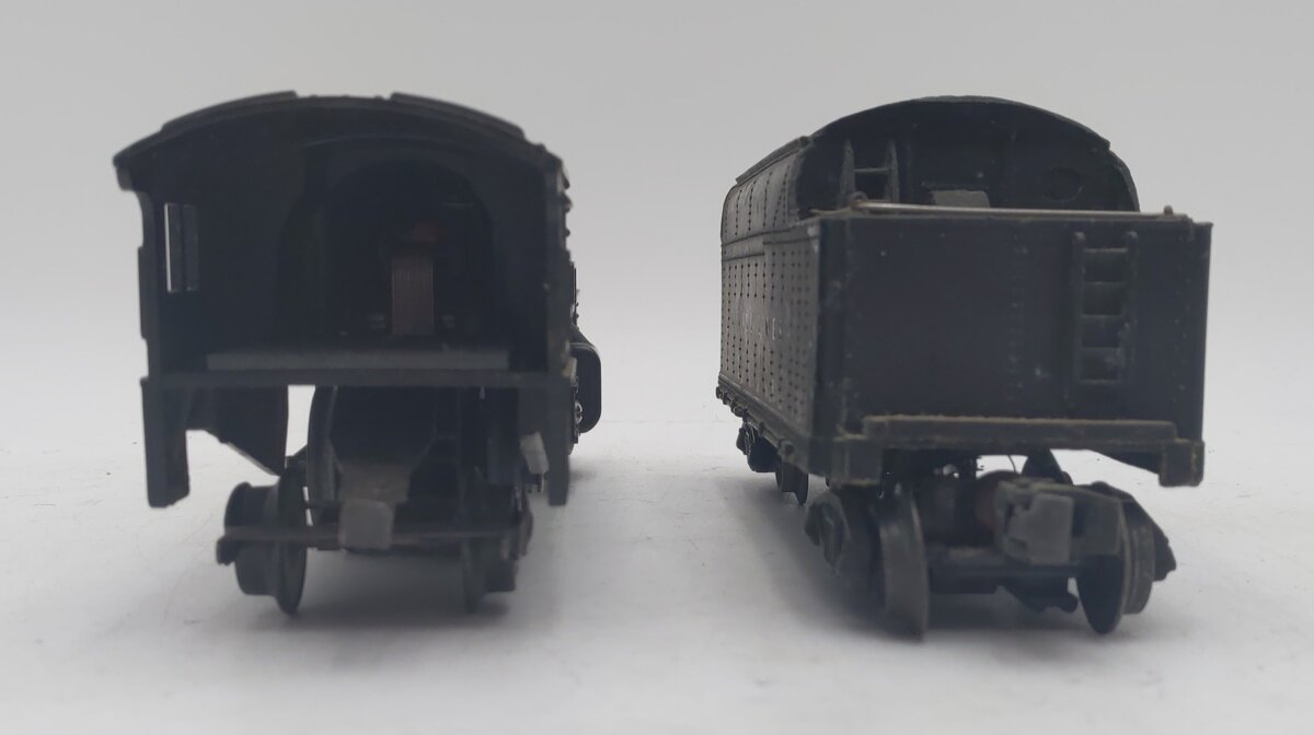 Lionel 1666 Vintage O 2-6-2 Die-Cast Steam Locomotive & 2466WX Tender VG