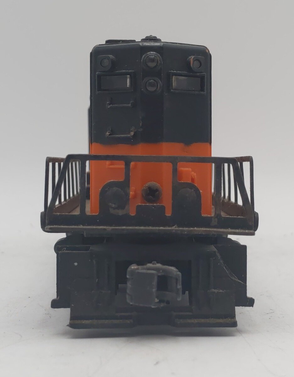 Lionel 2338 Vintage O Gauge Milwaukee Road Powered GP-7 Diesel Locomotive VG