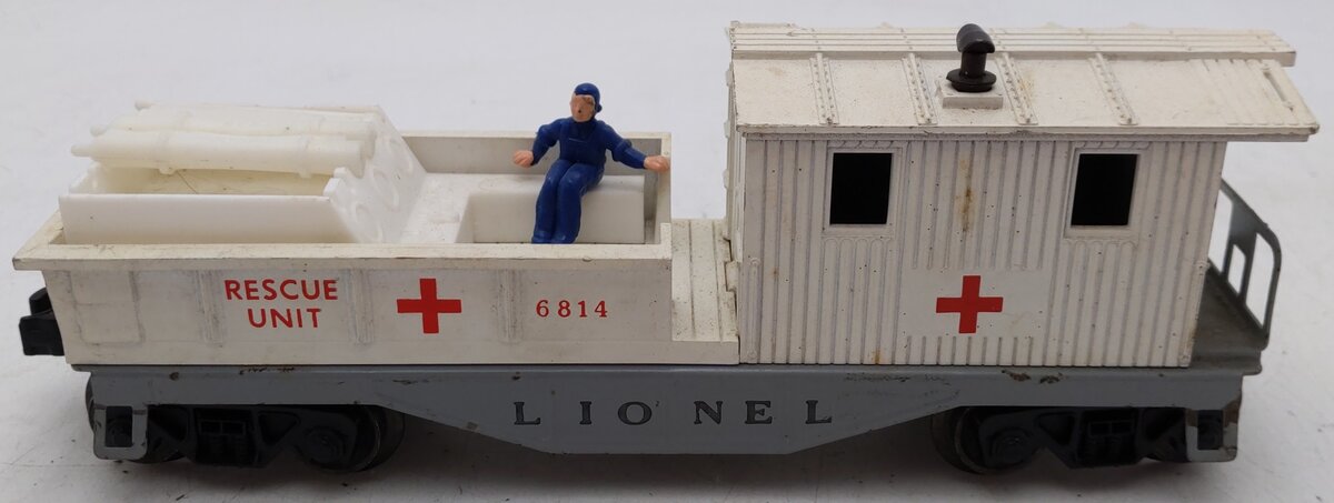 Lionel 6814 Vintage O Gauge Postwar First Aid Medical Caboose with Accessories VG