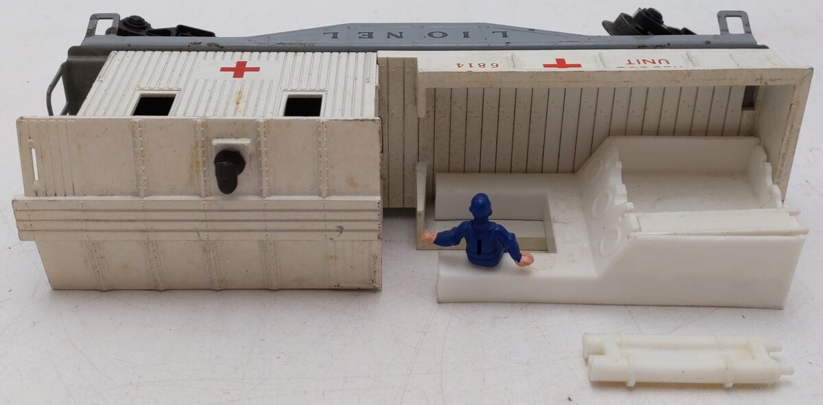 Lionel 6814 Vintage O Gauge Postwar First Aid Medical Caboose with Accessories VG
