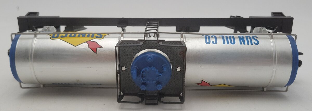 Lionel 6-9159 O Gauge Sunoco Chrome Single Dome Tank Car VG