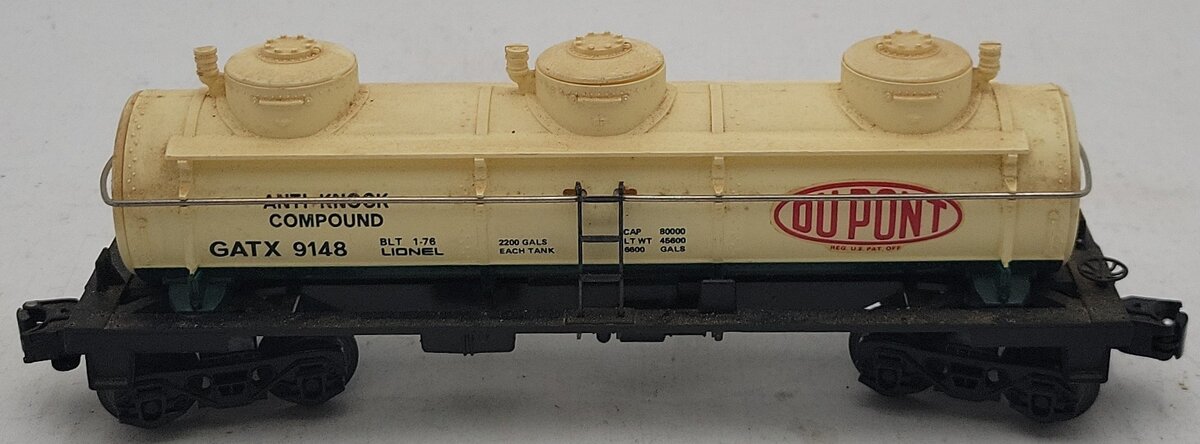 Lionel 6-9148 O Gauge DuPont Triple Dome Tank Car #9148 EX