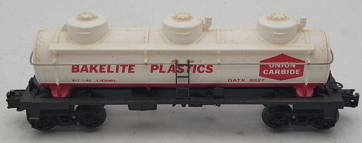 Lionel 6-9327 O Gauge Bakelite Plastics Triple Dome Tank Car EX