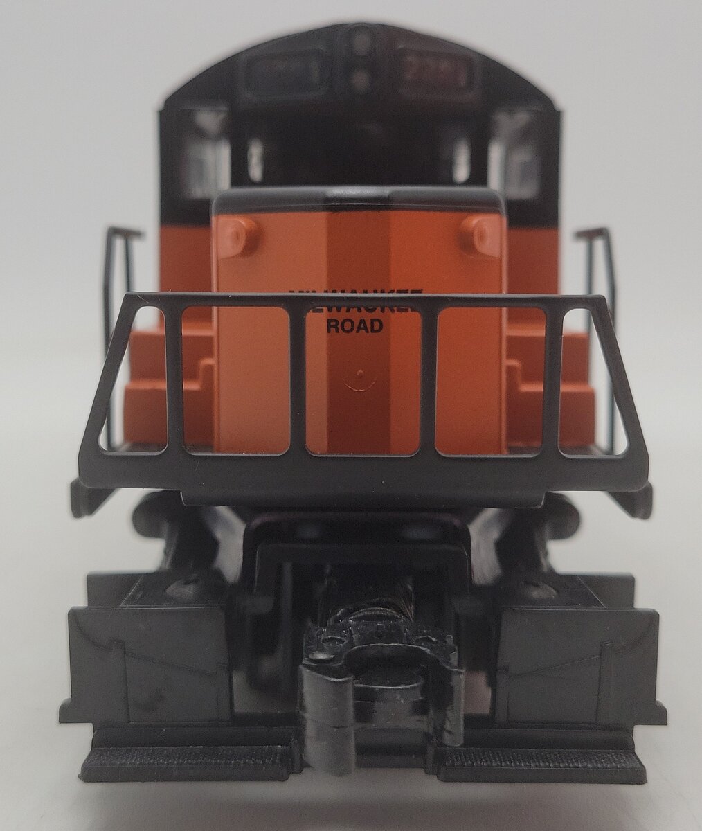 Lionel 6-18574 O Gauge Milwaukee Road GP-20 Diesel Locomotive #2381 EX/Box