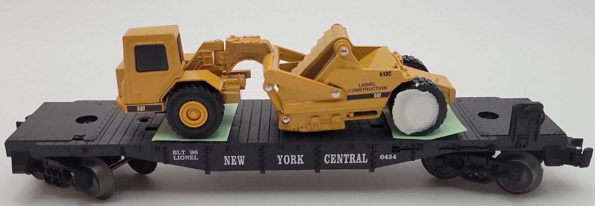 Lionel 6-16954 O Gauge New York Central Flatcar with ERTL Scraper #6424 VG/Box