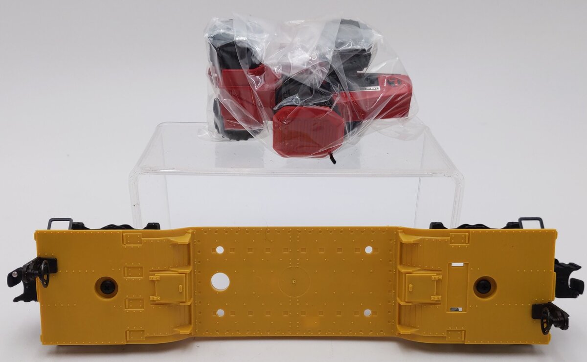 Lionel 6-16957 O Gauge Depressed-Center Flatcar with ERTL Case 4WD Loader #6461 LN/Box