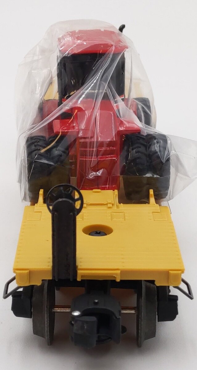 Lionel 6-16957 O Gauge Depressed-Center Flatcar with ERTL Case 4WD Loader #6461 LN/Box