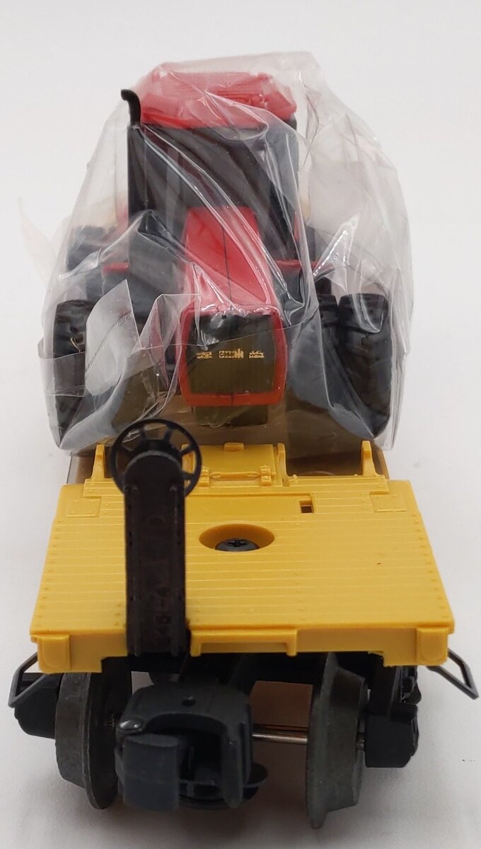 Lionel 6-16957 O Gauge Depressed-Center Flatcar with ERTL Case 4WD Loader #6461 LN/Box