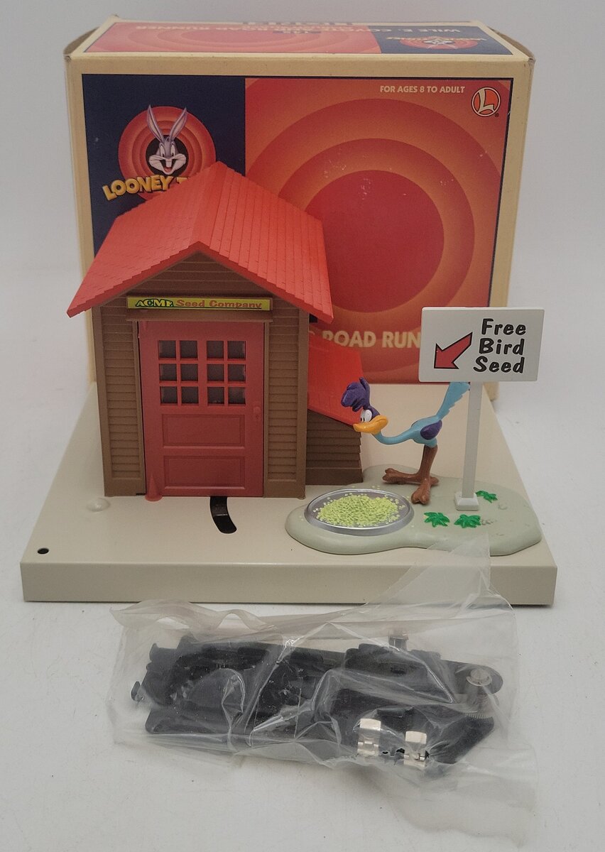 Lionel 6-12955  O Gauge Road Runner & Wile E. Coyote Ambush Shack EX/Box
