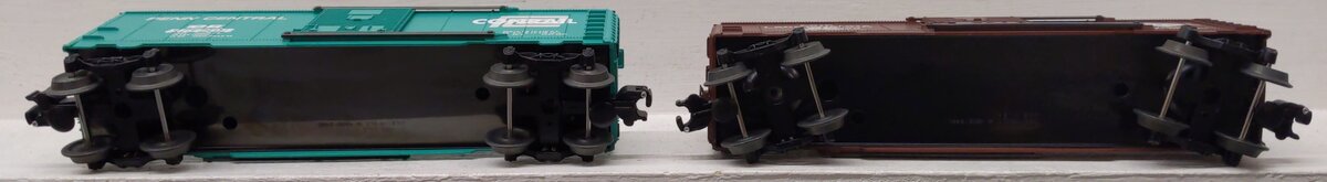 Lionel 6-21756 O Gauge Overstamped CR/PC Boxcars (Set of 2) LN/Box