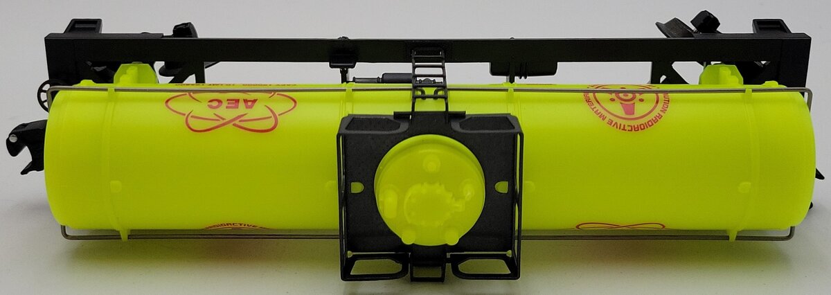 Lionel 6-26102 O Gauge AEC Glow in the Dark Single Dome Tank Car EX/Box